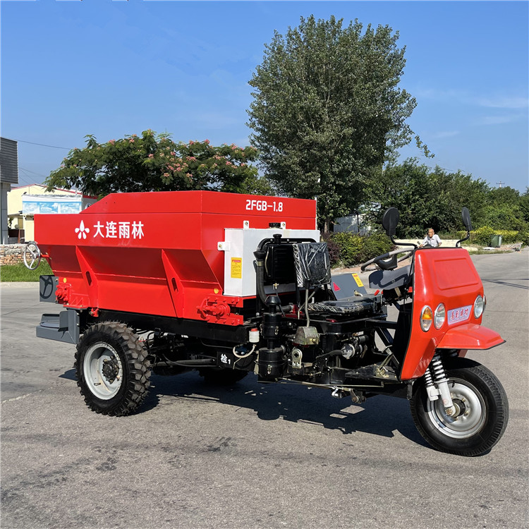 三輪車(chē)撒糞機(jī).jpg